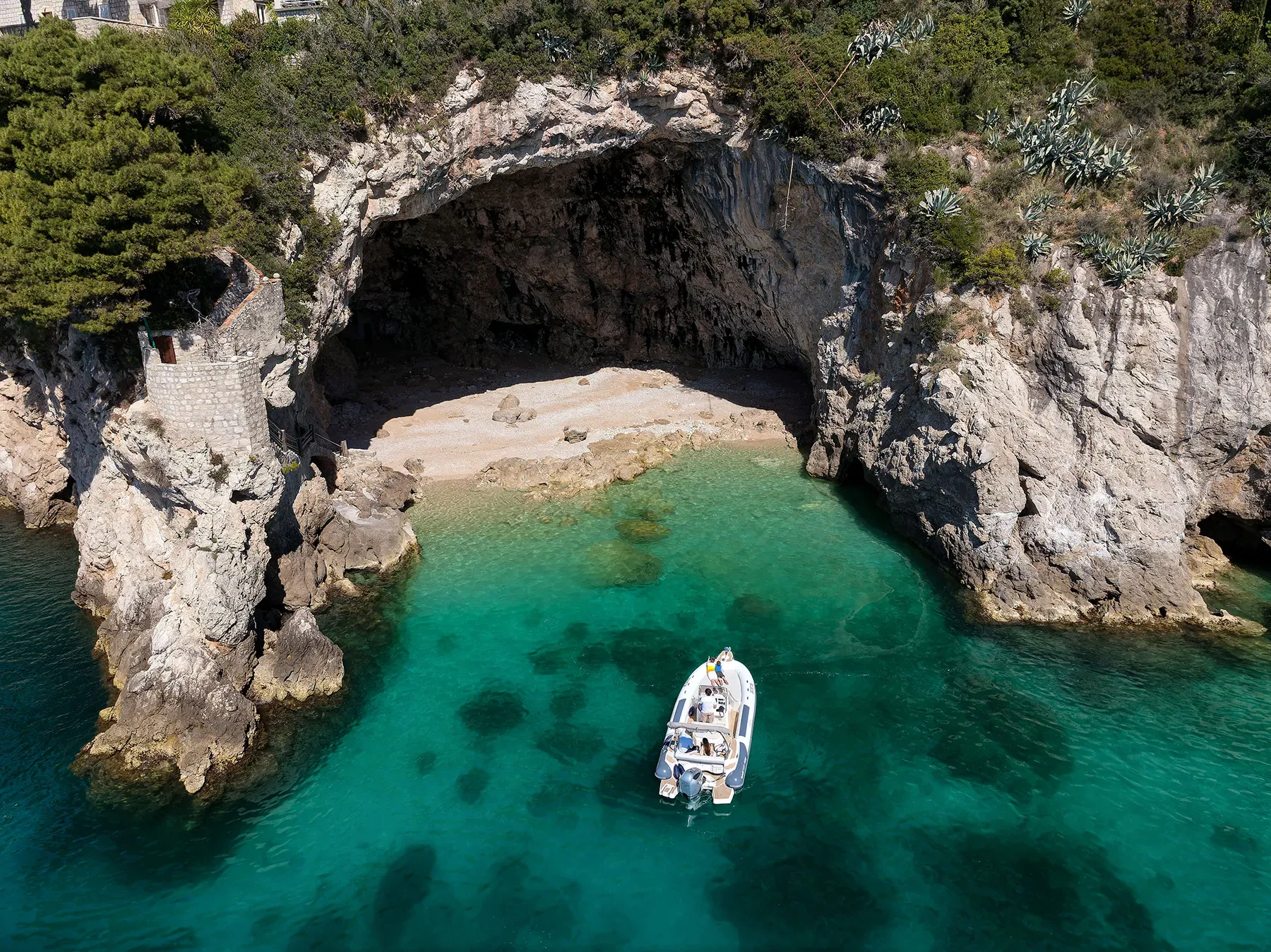 Betina Cave